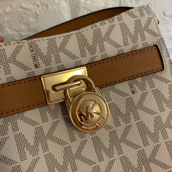 NWOT Michael Kors MK HAMILTON VANILLA CROSSBODY - Picture 3 of 8